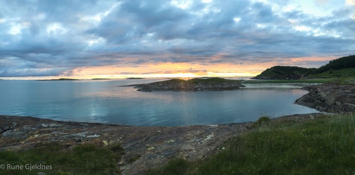 Evening mood at Sandhornøy, after a beautiful evening flight. 